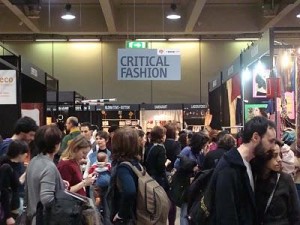 fairs-critical-fashion-fa-la-cosa-giusta-mila-L-mlemAi